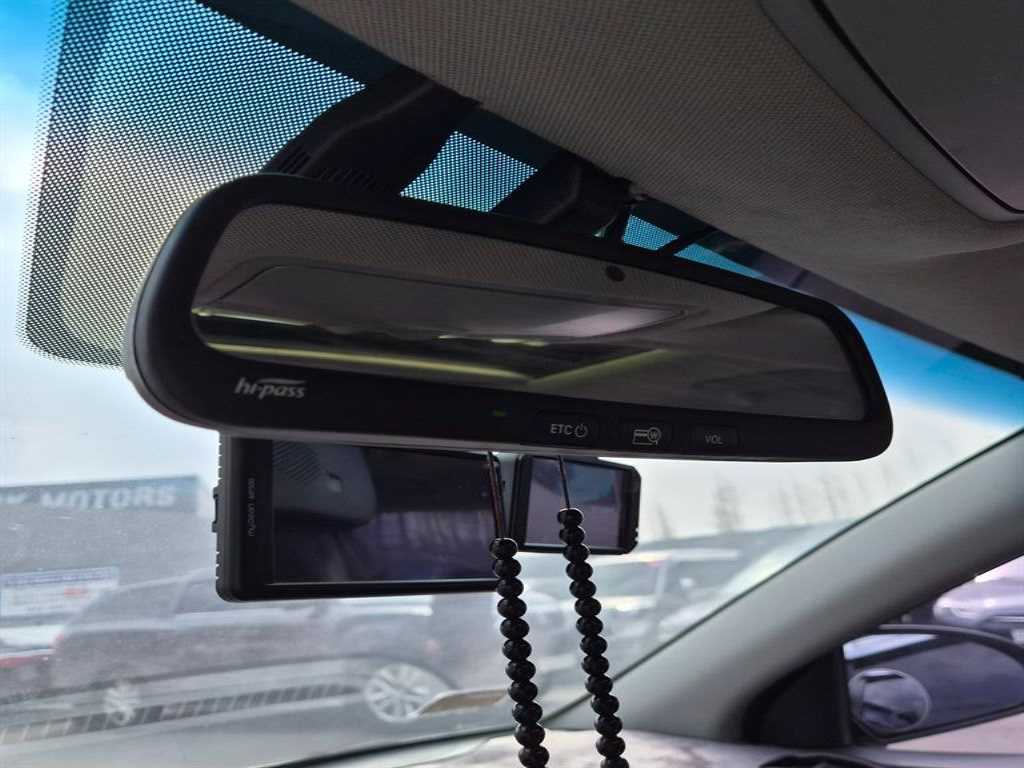 HYUNDAI Ioniq - Vista 9