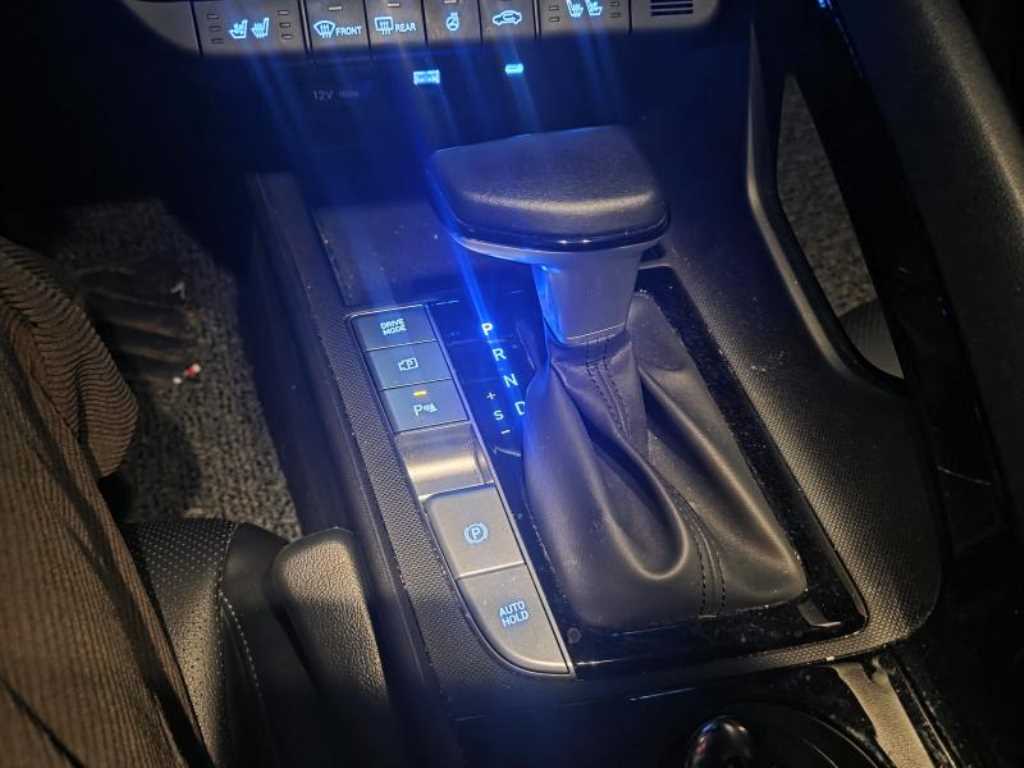 HYUNDAI Avante - Vista 8