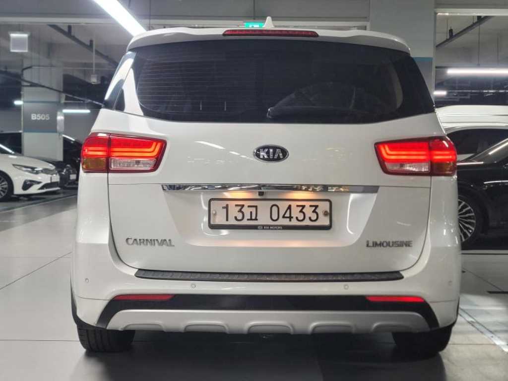 KIA Carnival - Vista 4