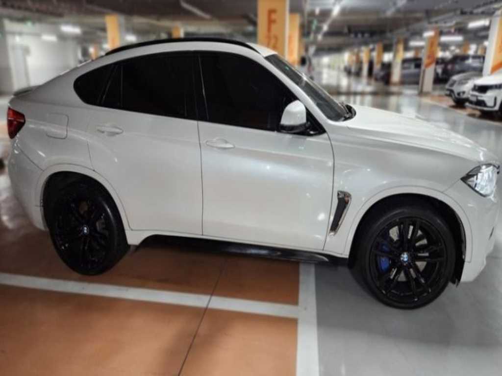 BMW X6M - Vista 4