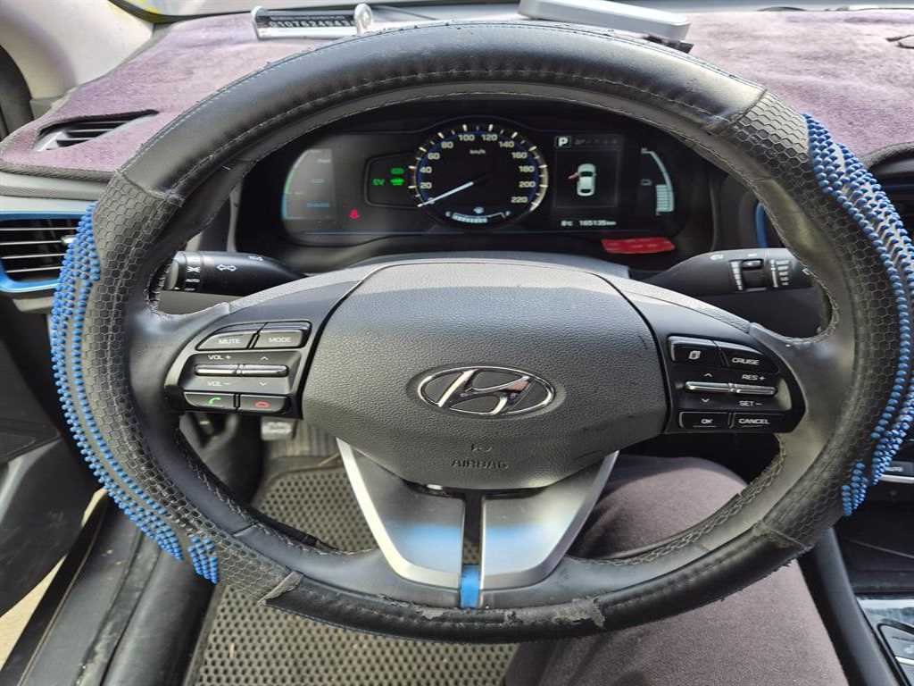 HYUNDAI Ioniq - Vista 4