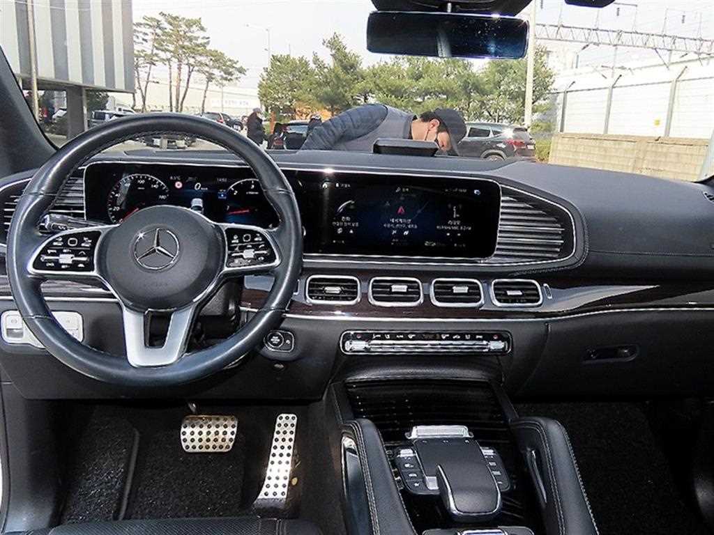 Mercedes Benz GLE Class - Vista 7