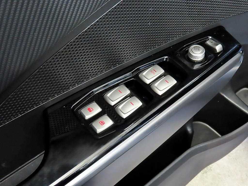 Ssangyong Tivoli 2017 Blanco - Importación desde Corea - HF Imports Iquique - Foto 17