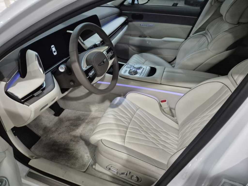 Genesis G90 - Vista 5