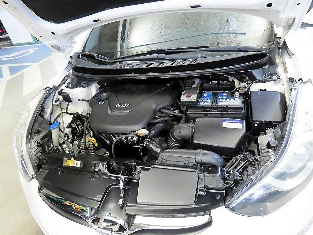 HYUNDAI Avante 2012 Blanco - Importación desde Corea - HF Imports Iquique - Foto 18