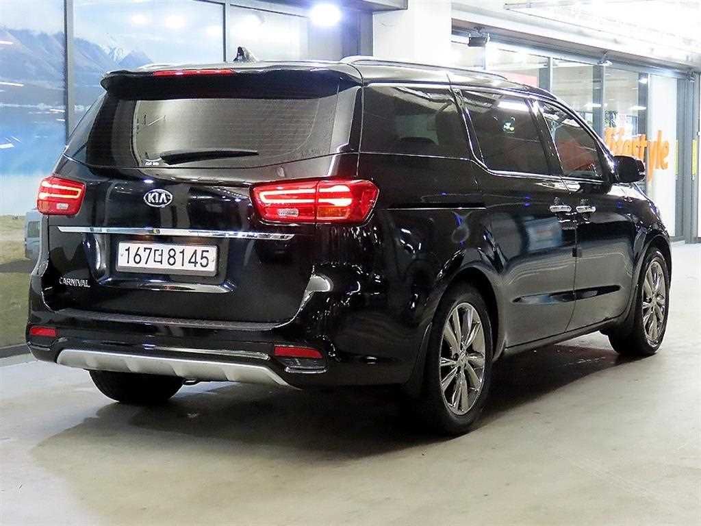 KIA Carnival - Vista 4