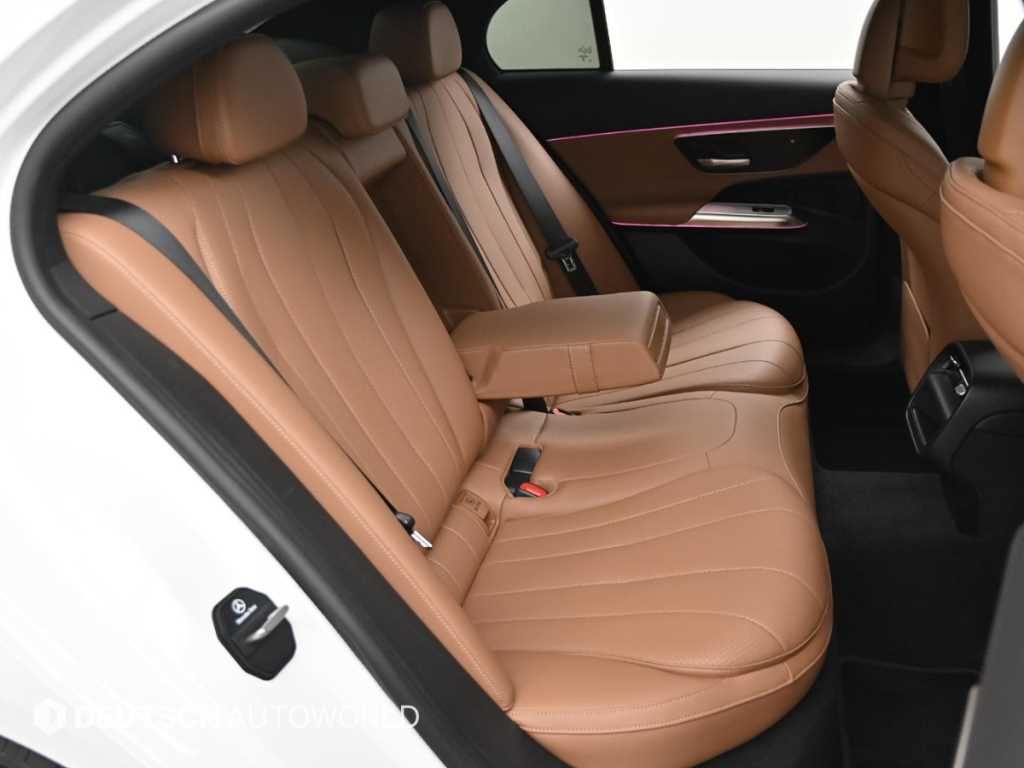 Mercedes Benz E class - Vista 12