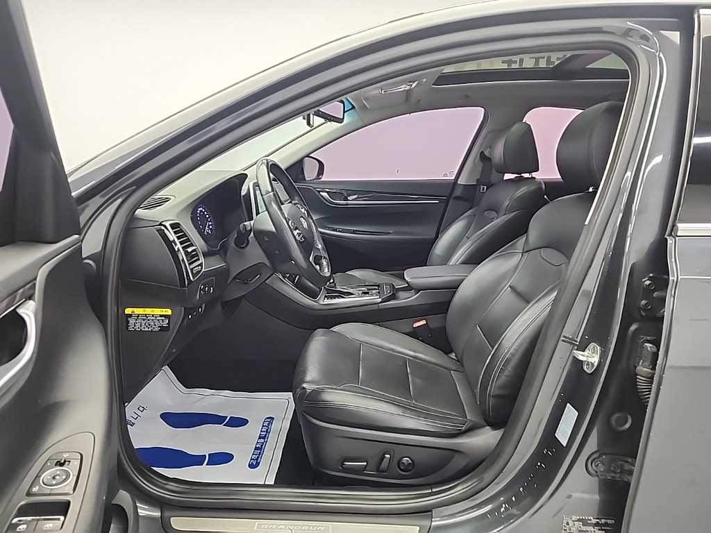 HYUNDAI Grandeur - Vista 10