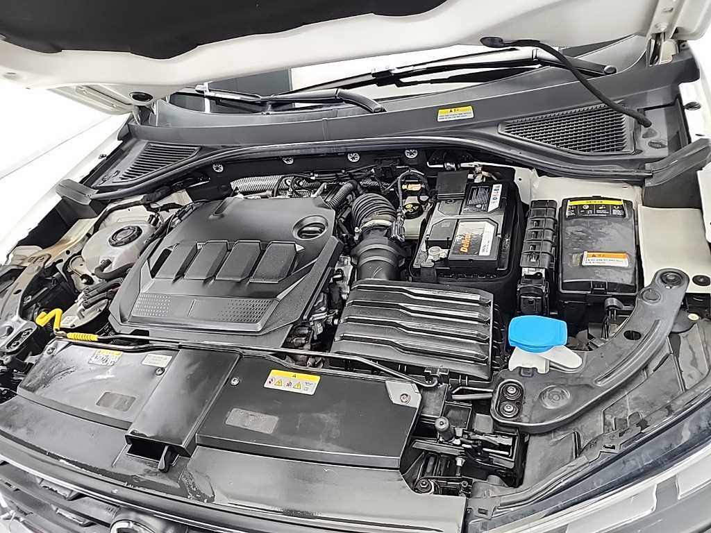 Volkswagen T-Roc - Vista 5