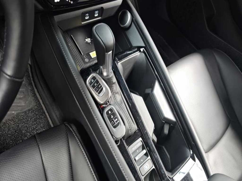 Honda Accord - Vista 9