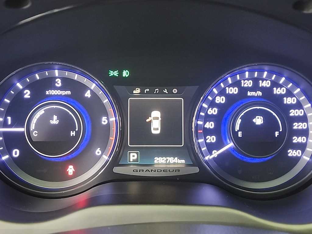 HYUNDAI Grandeur - Vista 6