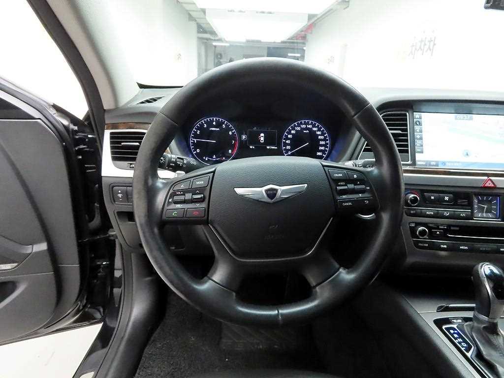 HYUNDAI Genesis - Vista 7