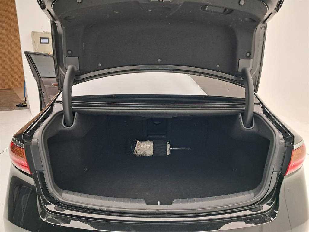 KIA K7 2016 Negro - Importación desde Corea - HF Imports Iquique - Foto 17