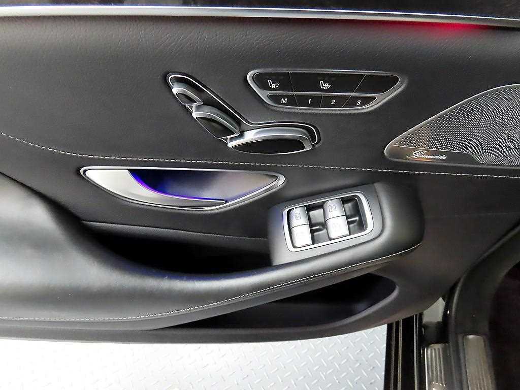 Mercedes Benz S Class - Vista 12