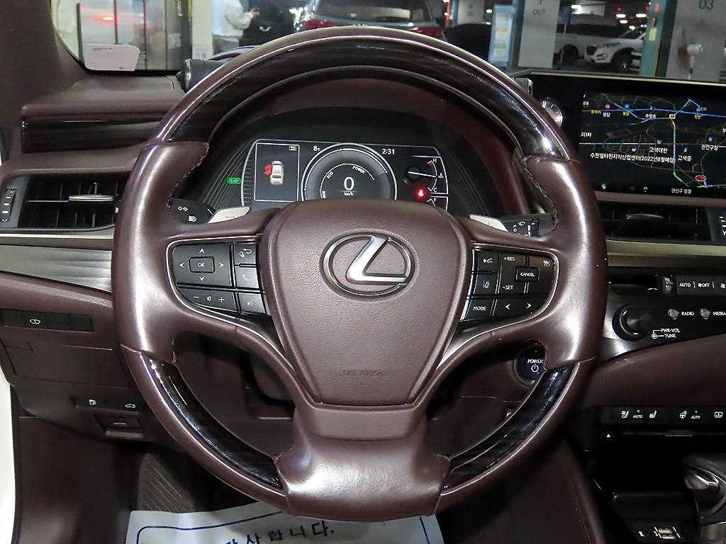 Lexus ES - Vista 8