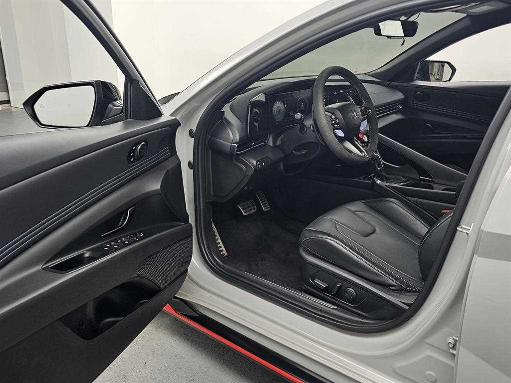 HYUNDAI Avante - Vista 11