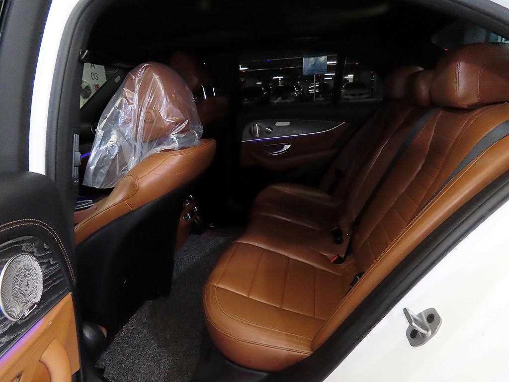 Mercedes Benz E class - Vista 7