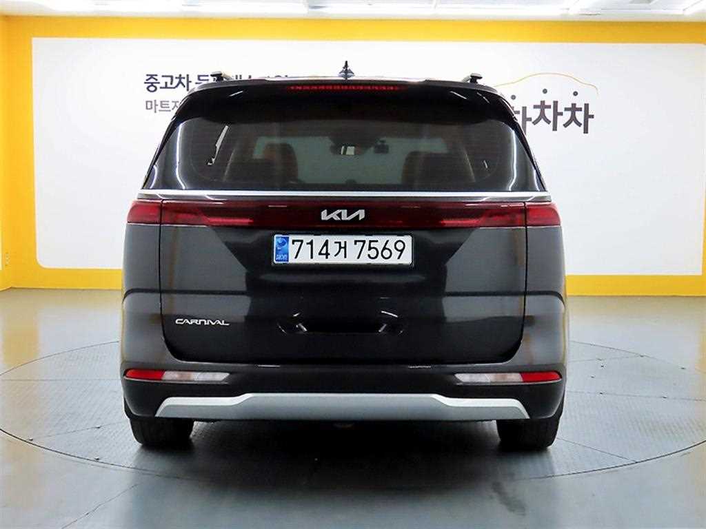 KIA Carnival - Vista 3