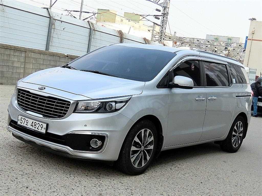 KIA Carnival - Vista 2