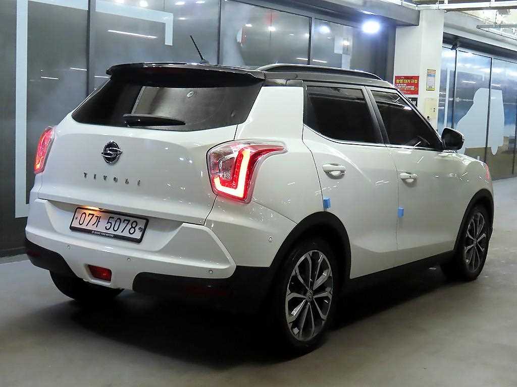 Ssangyong Tivoli - Vista 4