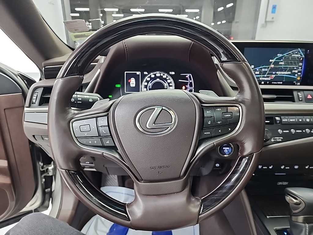 Lexus ES - Vista 9