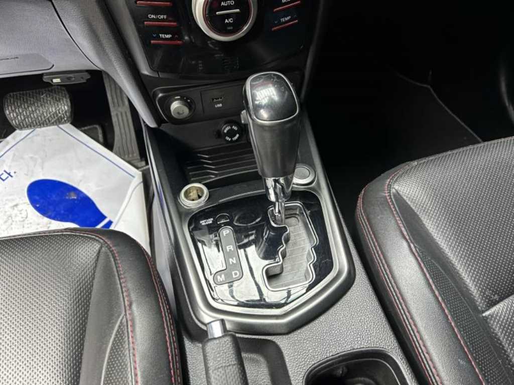 Ssangyong Tivoli - Vista 11