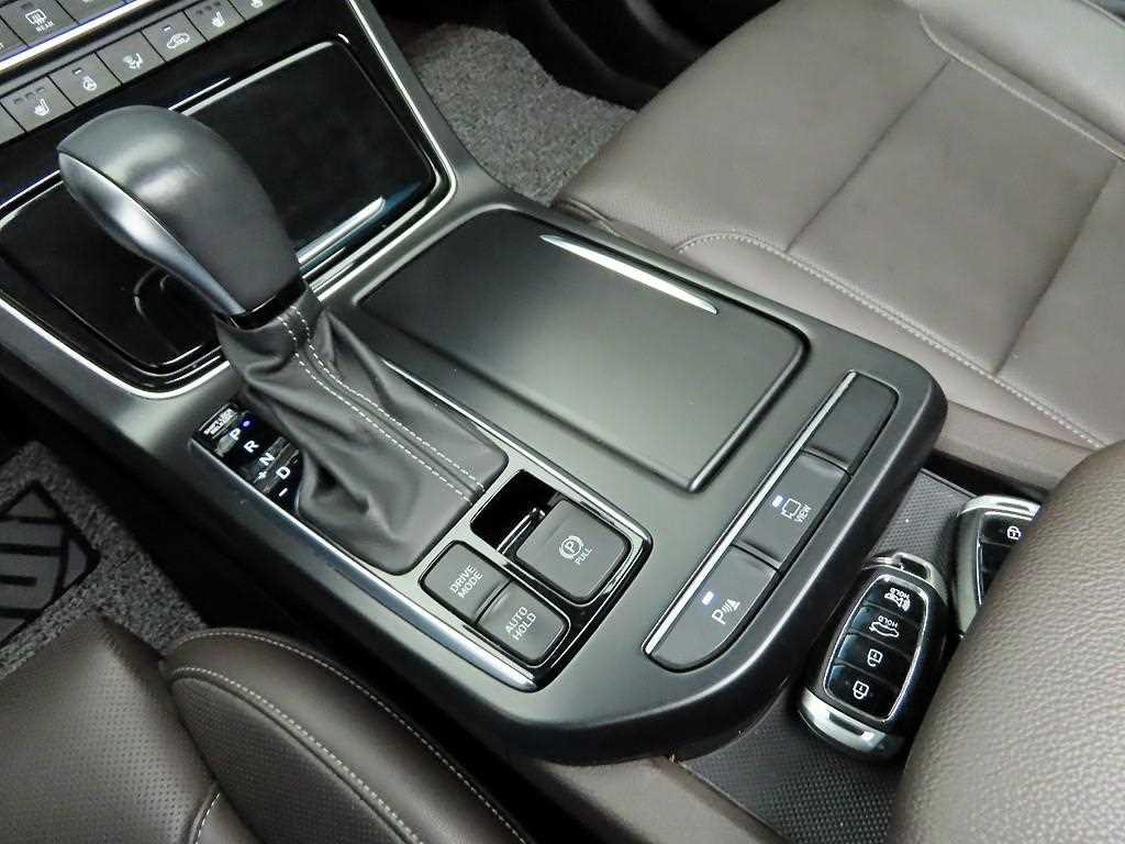 HYUNDAI Grandeur - Vista 10