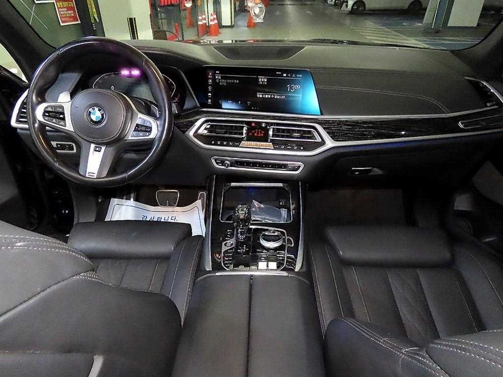BMW X7 - Vista 10