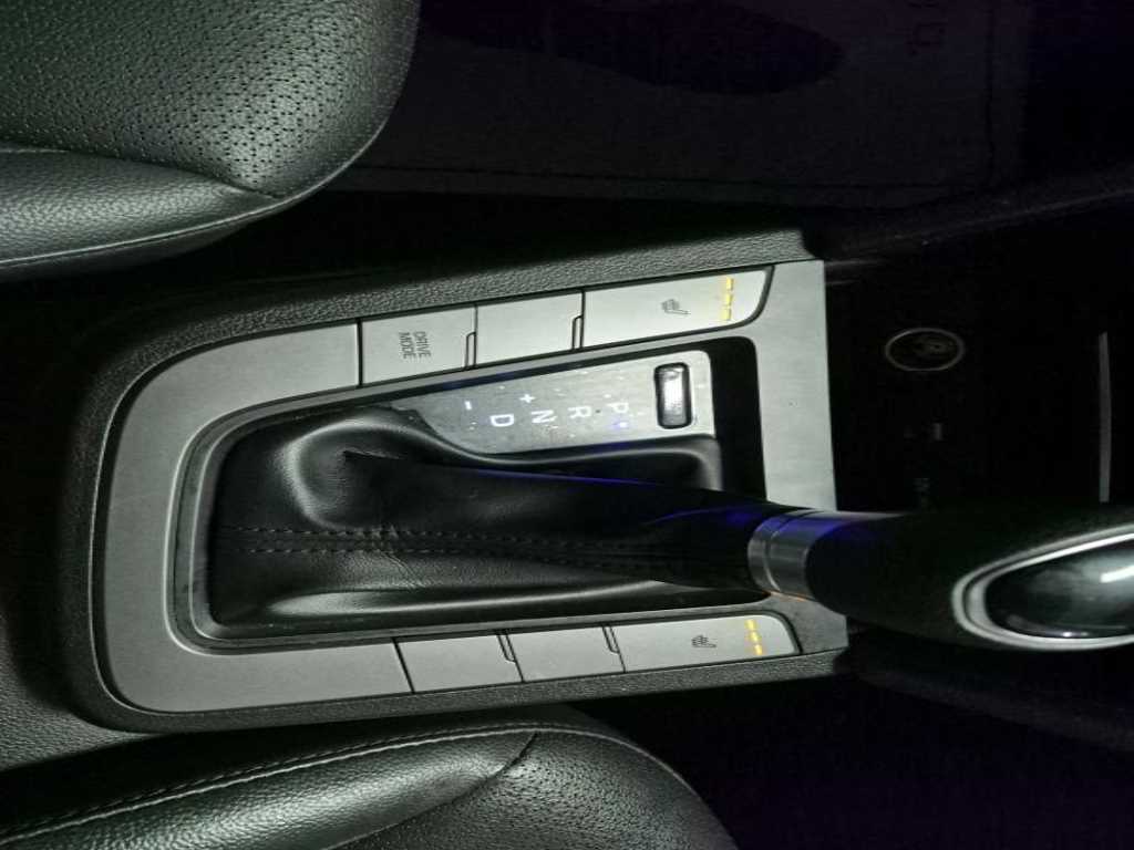 HYUNDAI Avante 2017 Blanco - Importación desde Corea - HF Imports Iquique - Foto 18