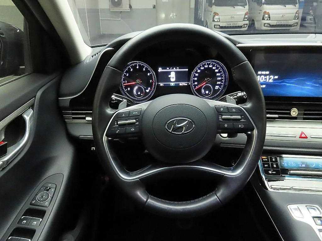 HYUNDAI Grandeur - Vista 7