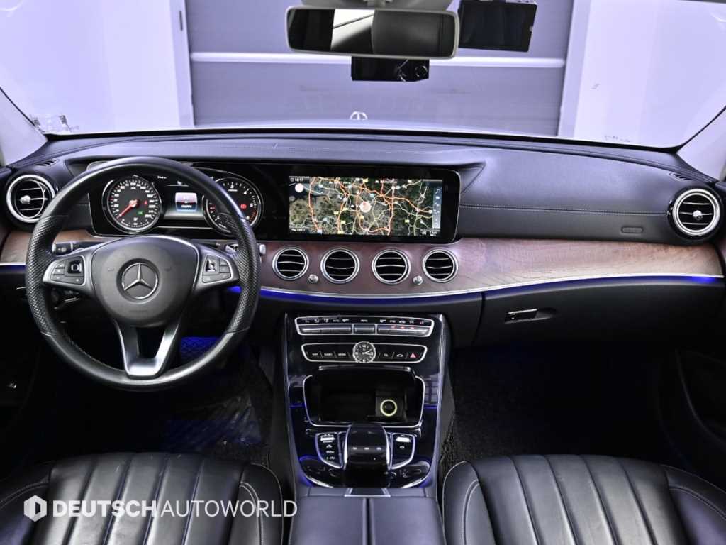 Mercedes Benz E class - Vista 8