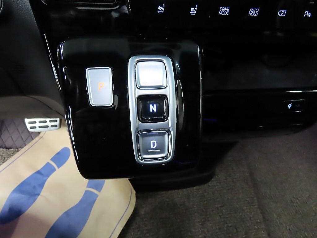 HYUNDAI Staria - Vista 10