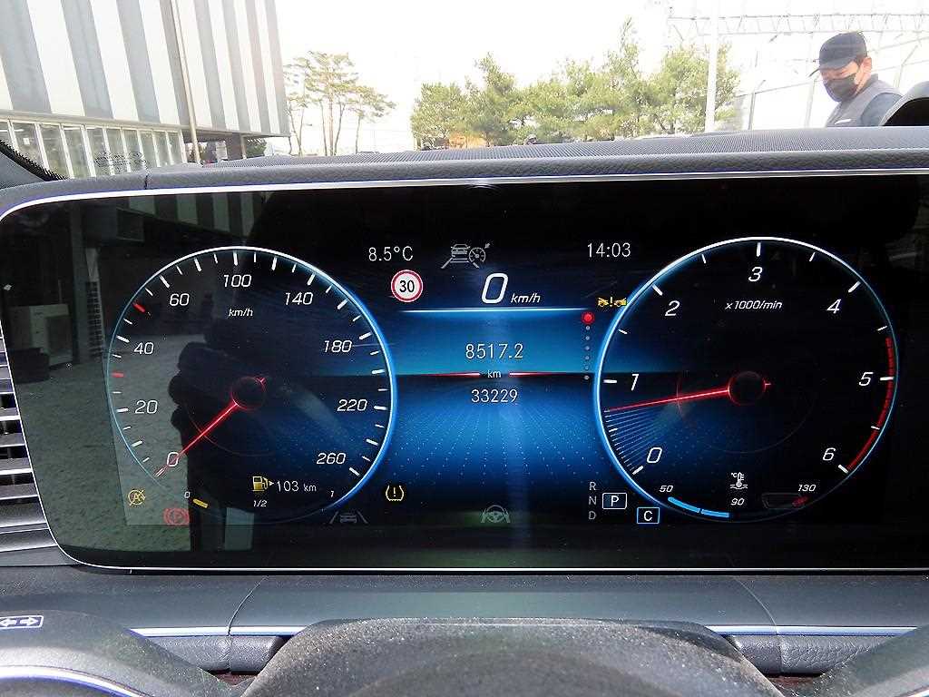 Mercedes Benz GLE Class - Vista 9