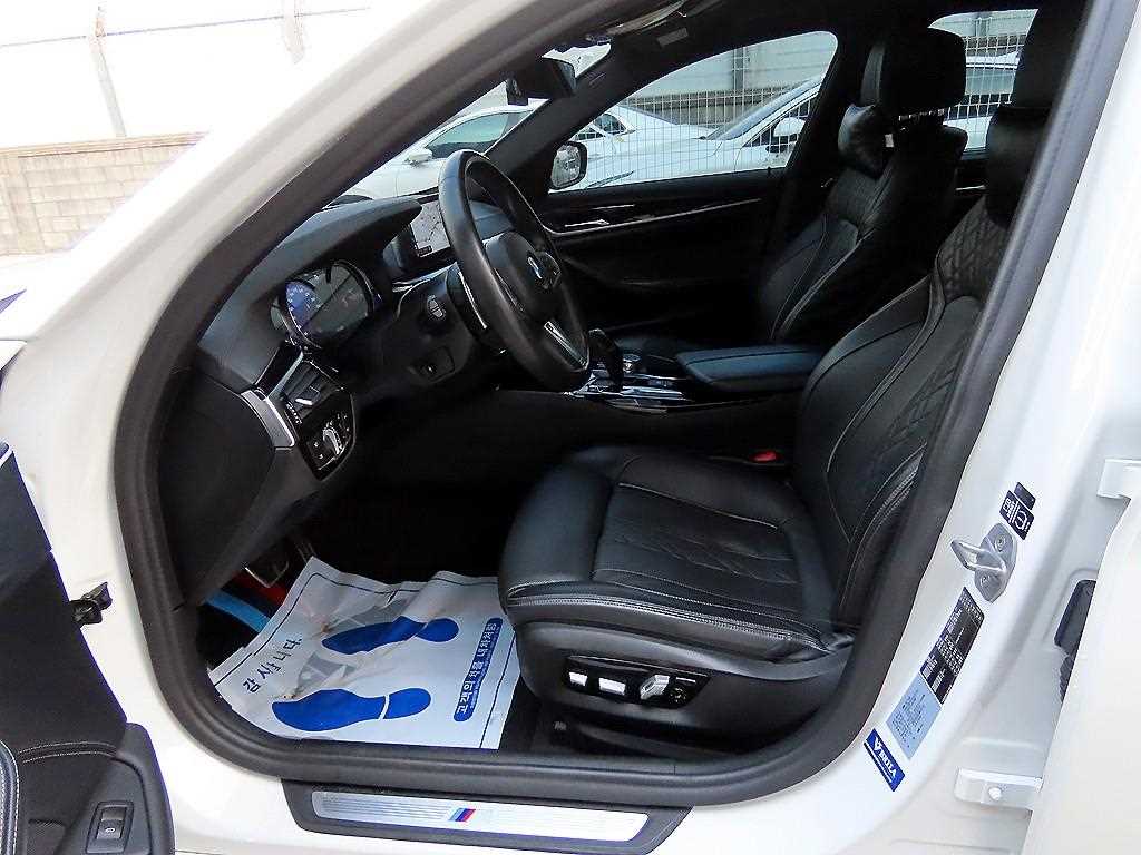 BMW 5 Series - Vista 5