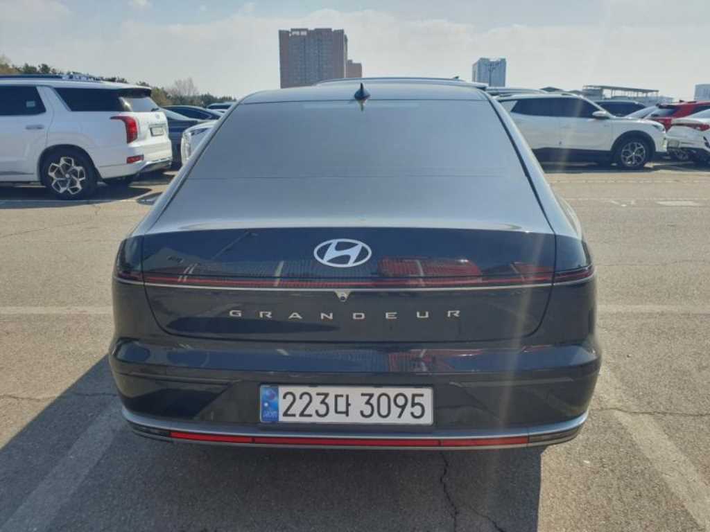 HYUNDAI Grandeur - Vista 4