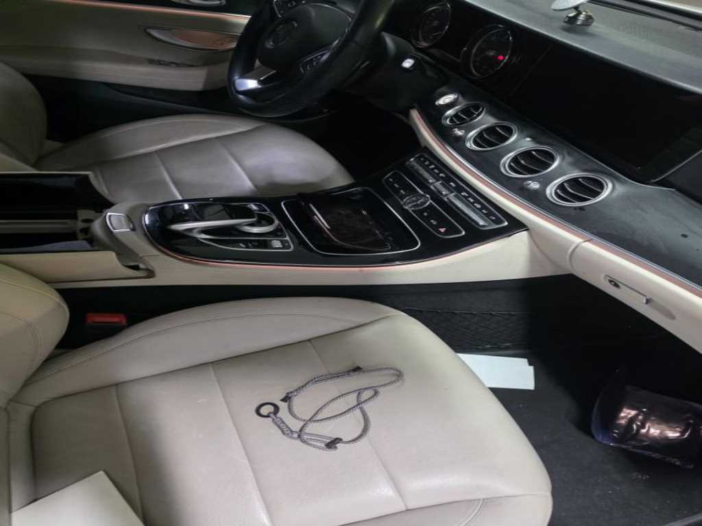 Mercedes Benz E class - Vista 2