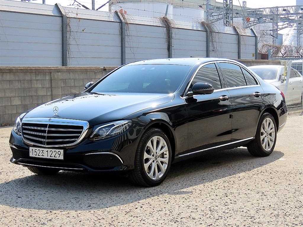 Mercedes Benz E class - Vista 2