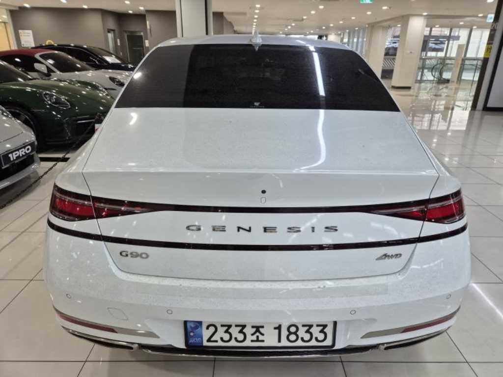 Genesis G90 - Vista 3