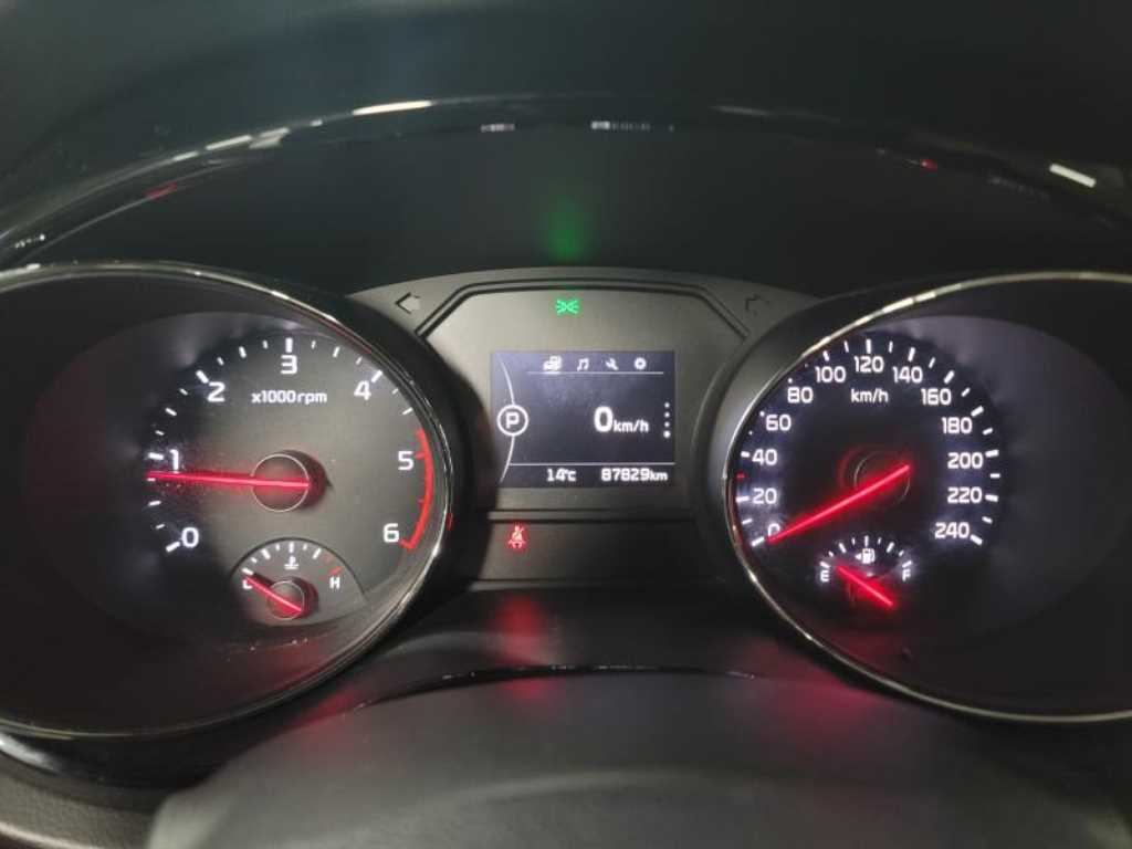 KIA Carnival - Vista 7