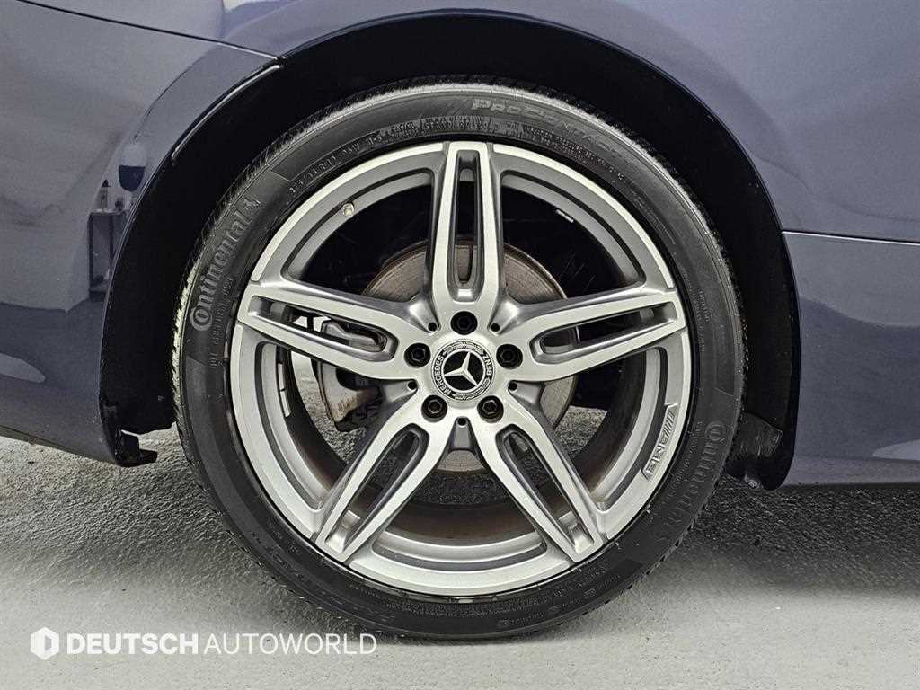 Mercedes Benz E class - Vista 5