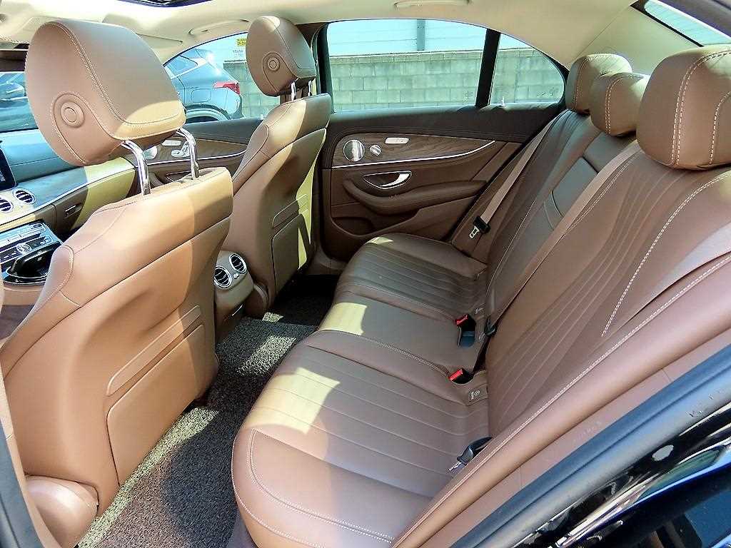 Mercedes Benz E class - Vista 6