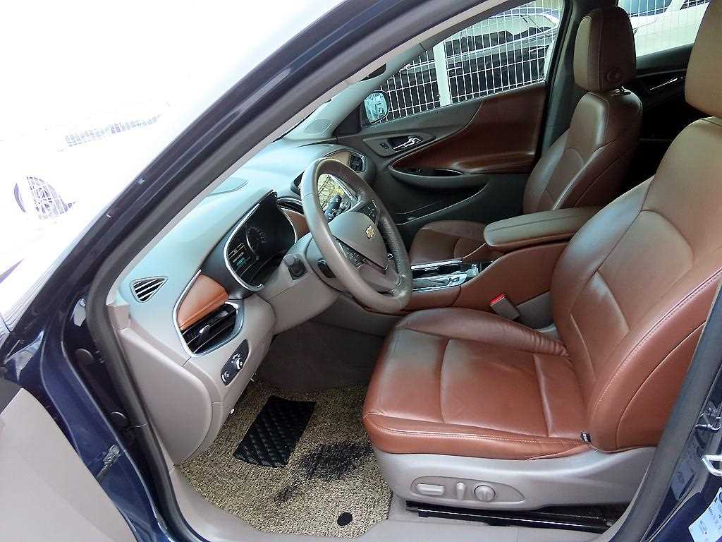 Chevrolet Malibu - Vista 5