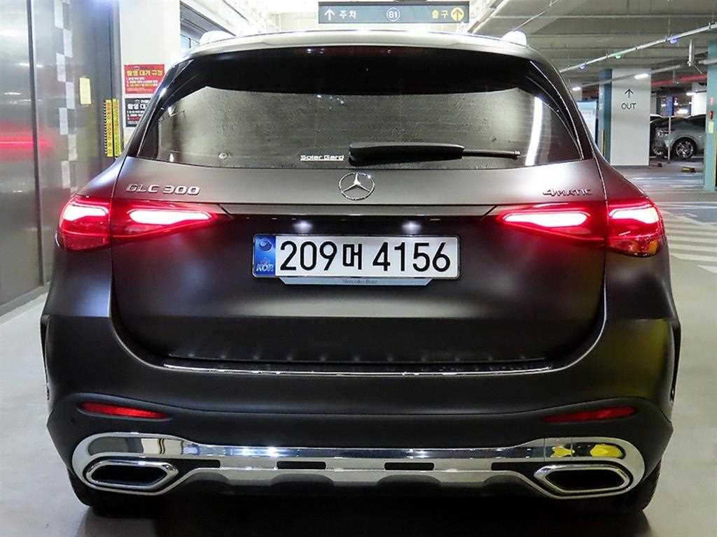 Mercedes Benz GLC Class - Vista 5