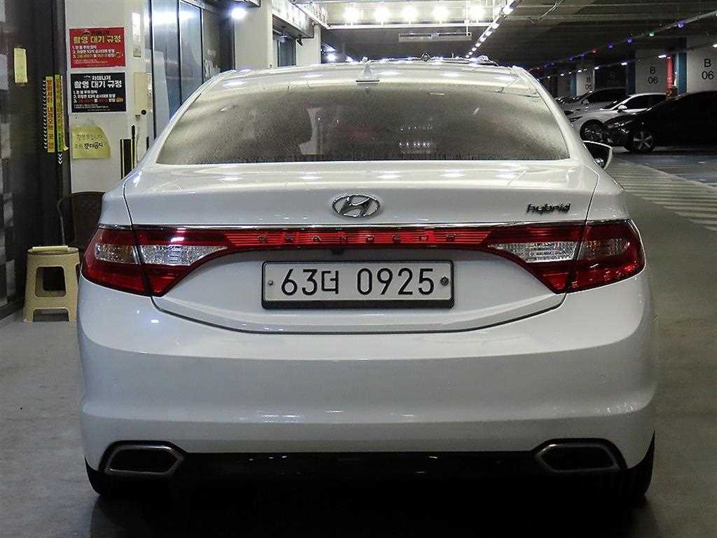 HYUNDAI Grandeur - Vista 5