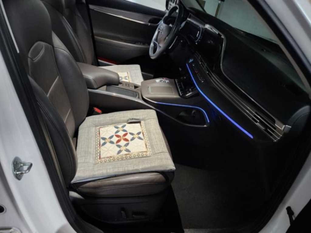 HYUNDAI Grandeur - Vista 4