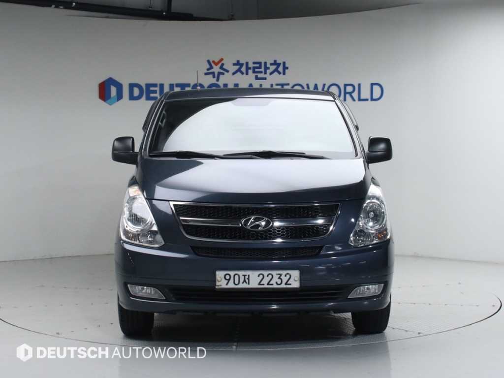 HYUNDAI Starex - Vista 3