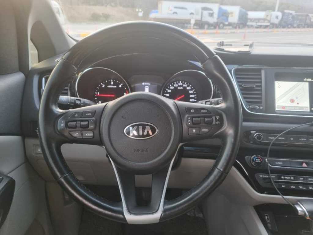 KIA Carnival 2019 Blanco - Importación desde Corea - HF Imports Iquique - Foto 13