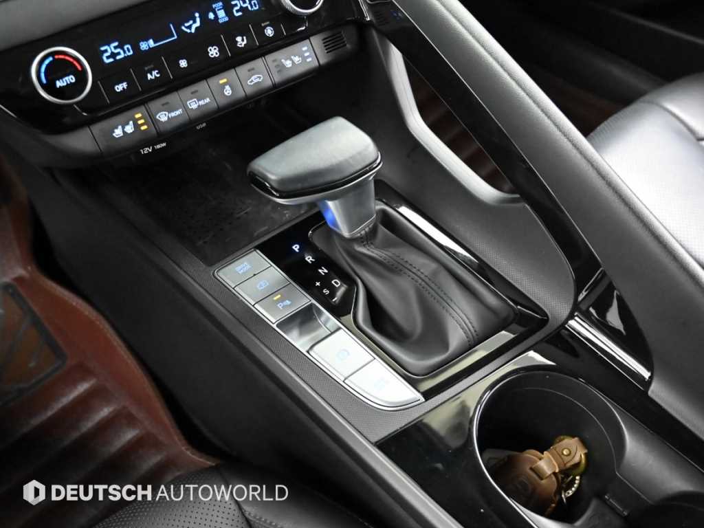 HYUNDAI Avante - Vista 9