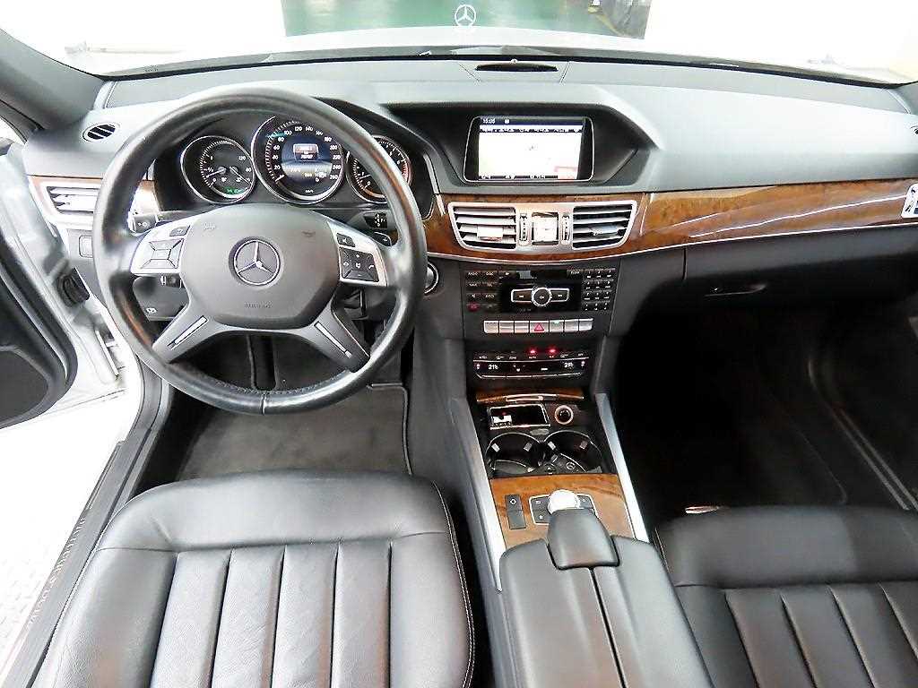 Mercedes Benz E class - Vista 7