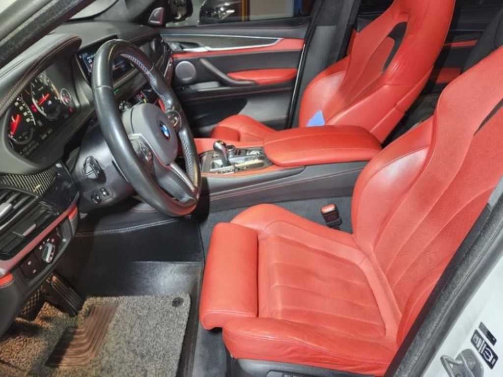 BMW X6M - Vista 6